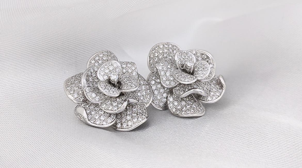 Náušnice z bieleho zlata s diamantmi