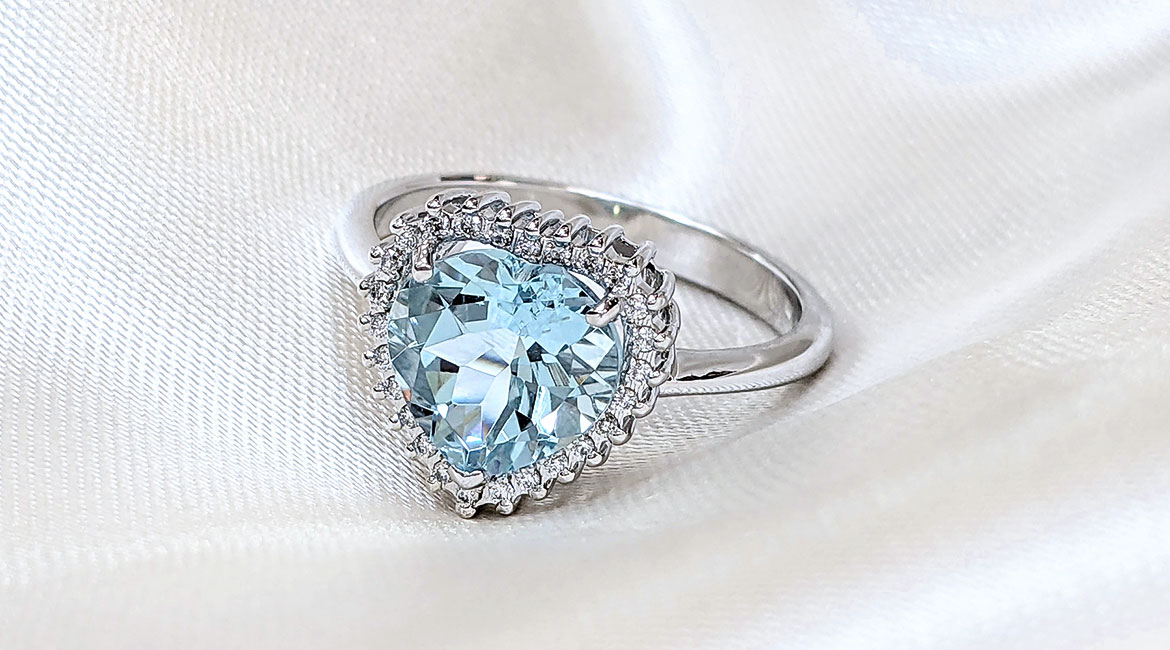 Vznešený prsteň s akvamarínom