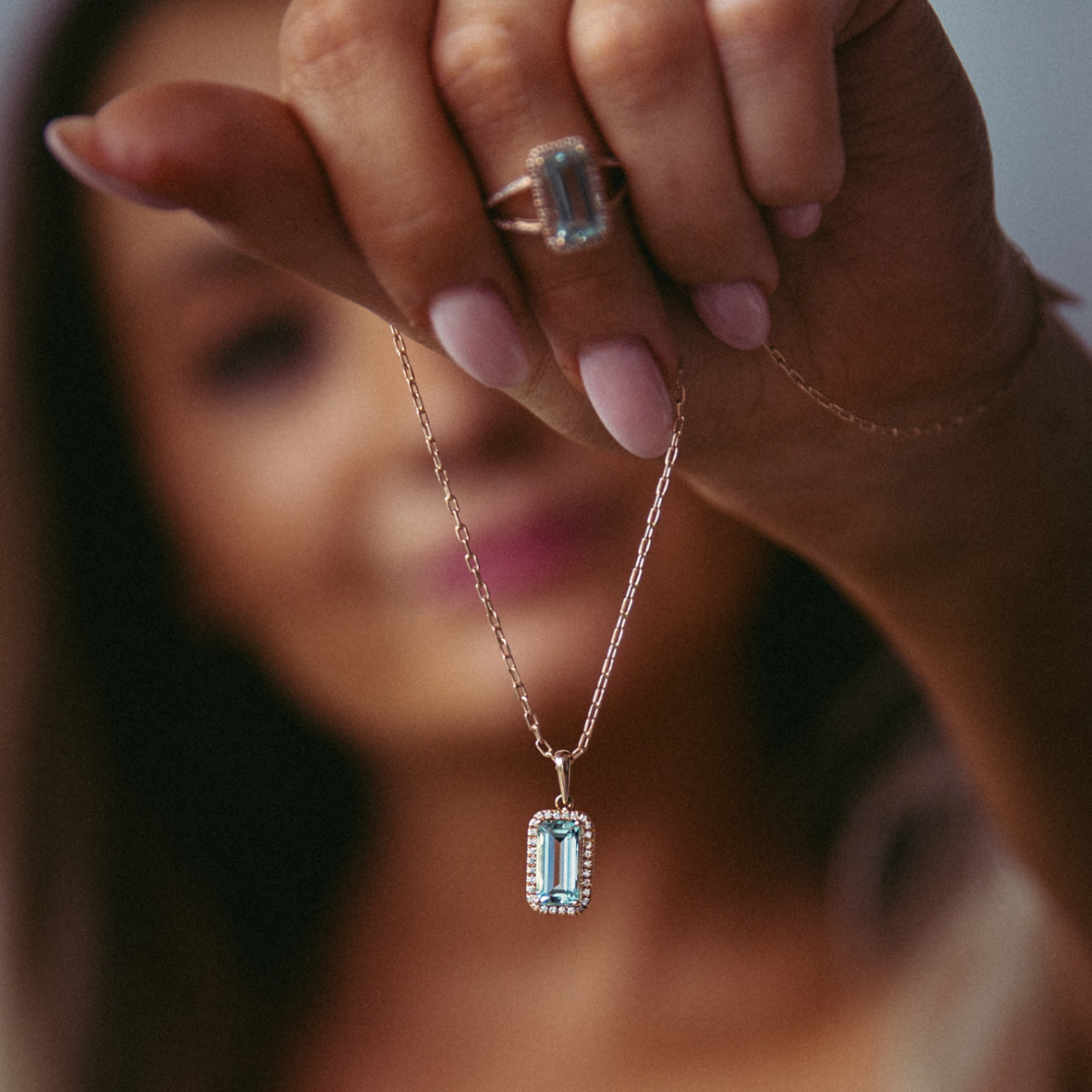 Akvamarínový prívesok Arya, ružové zlato