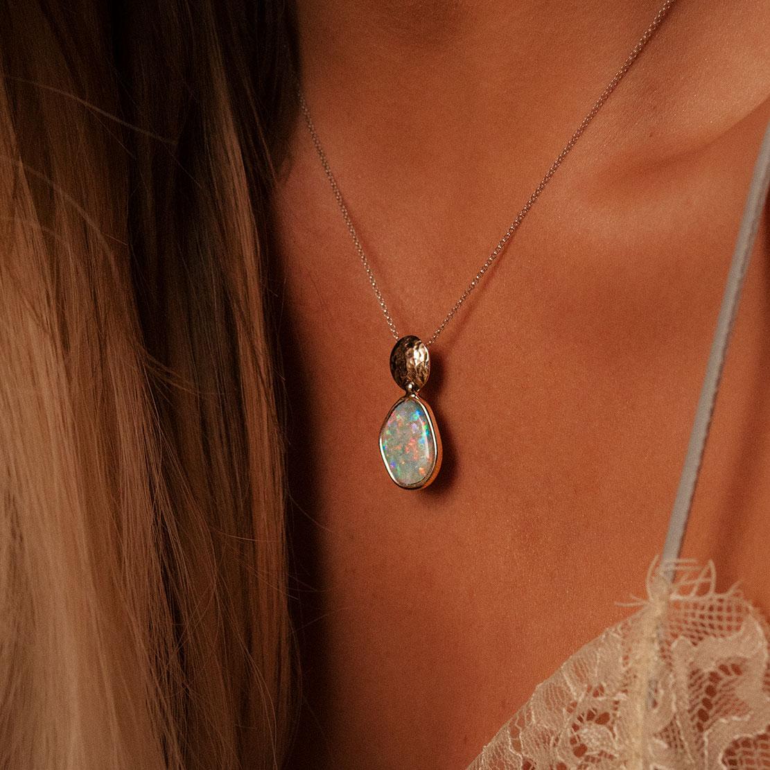 Opálový prívesok  Zamora, biele zlato